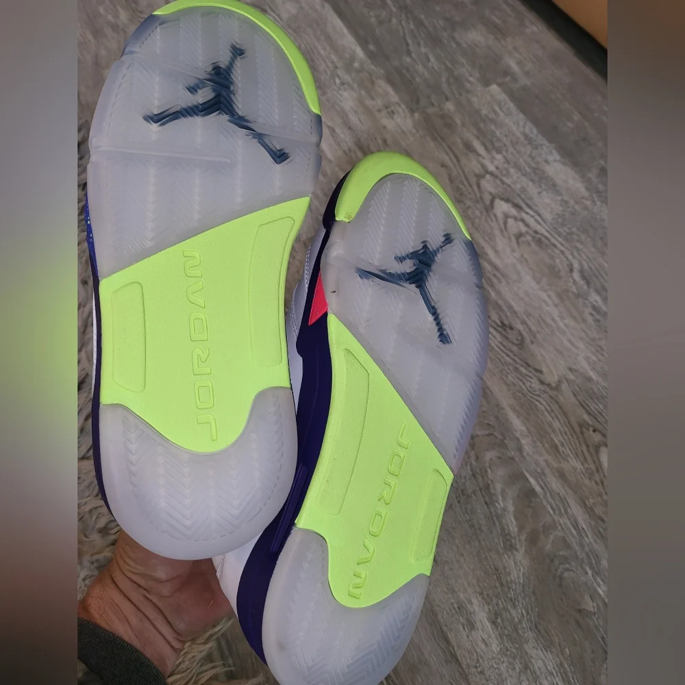 ** Brand NEW in Box ** Nike Air Jordan Retro 5 Men's US Size 9 - Picture 4 of 6